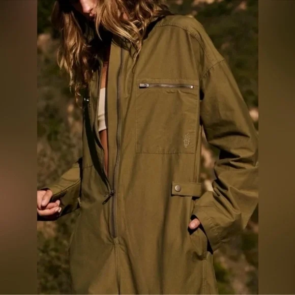 Free People FP Movement Mesmerize Me Coveralls in Army Size XS NWOT - Picture 2 of 5